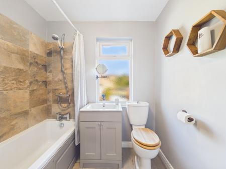 3 bedroom Terraced House to let in Skipton Road, Bradley, BD20