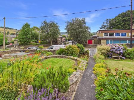 3 bedroom Terraced House to let in Skipton Road, Bradley, BD20