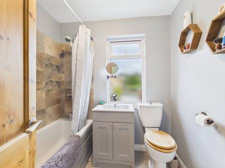 3 bedroom Terraced House to let in Skipton Road, Bradley, BD20