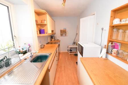 2 bedroom Terraced House to let in Hargreaves Street, Cross Hills, BD20