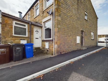 1 bedroom Flat to let in Victoria Road, Earby, BB18