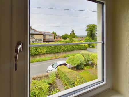 2 bedroom Cottage to let in West Road, Carleton, BD23