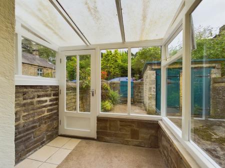 2 bedroom Cottage to let in West Road, Carleton, BD23