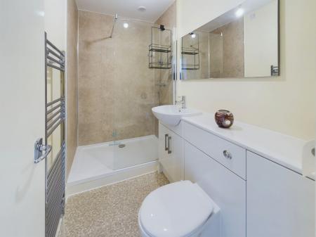 2 bedroom Cottage to let in West Road, Carleton, BD23