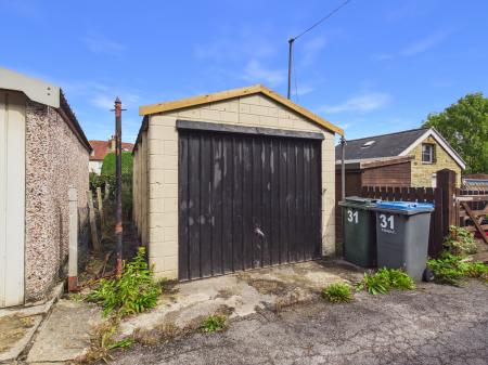 2 bedroom Terraced House to let in East Parade, Steeton, BD20