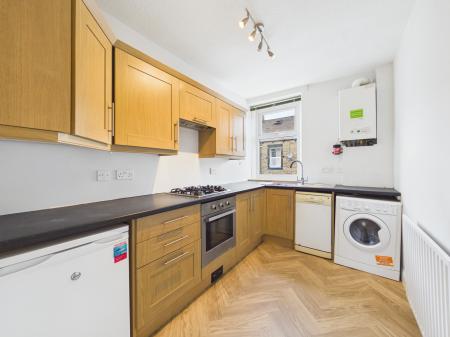 2 bedroom Flat to let in Church Street, Skipton, BD23