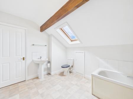 2 bedroom Flat to let in Church Street, Skipton, BD23
