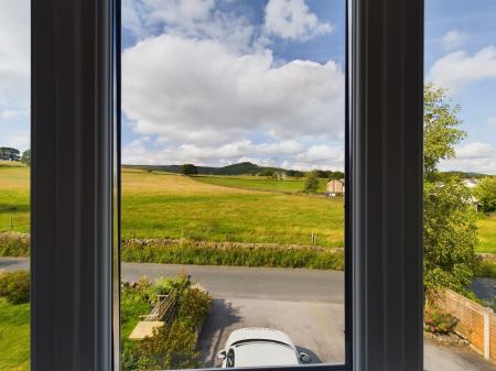4 bedroom Semi-detached house to let in Brackenley Lane, Embsay, BD23