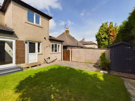 4 bedroom Semi-detached house to let in Brackenley Lane, Embsay, BD23