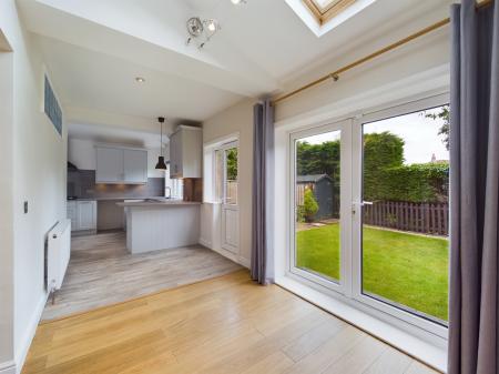 4 bedroom Semi-detached house to let in Brackenley Lane, Embsay, BD23