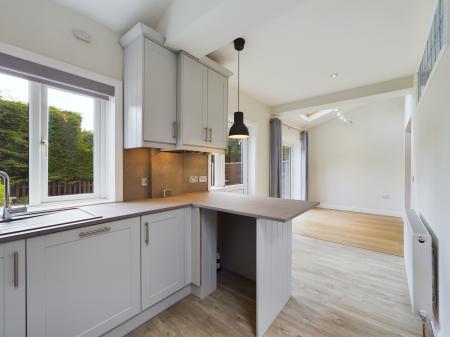 4 bedroom Semi-detached house to let in Brackenley Lane, Embsay, BD23