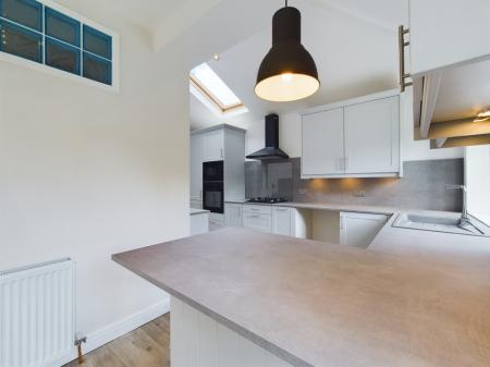 4 bedroom Semi-detached house to let in Brackenley Lane, Embsay, BD23