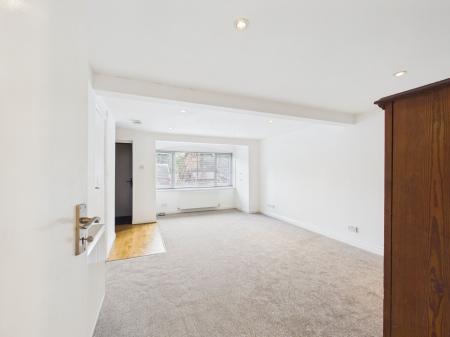4 bedroom Town house to let in Crossley Place, Skipton, BD23