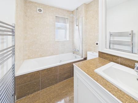 4 bedroom Town house to let in Crossley Place, Skipton, BD23