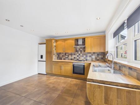 4 bedroom Town house to let in Crossley Place, Skipton, BD23