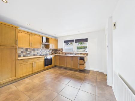 4 bedroom Town house to let in Crossley Place, Skipton, BD23
