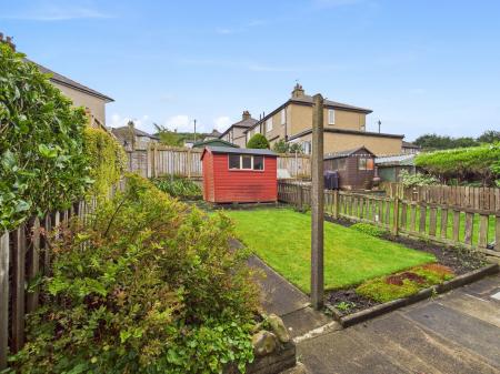 2 bedroom Terraced House to let in Hillside Crescent, Skipton, BD23