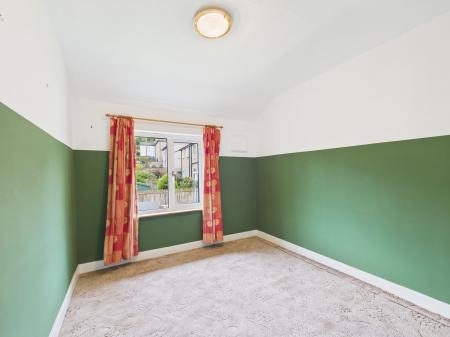 2 bedroom Terraced House to let in Hillside Crescent, Skipton, BD23