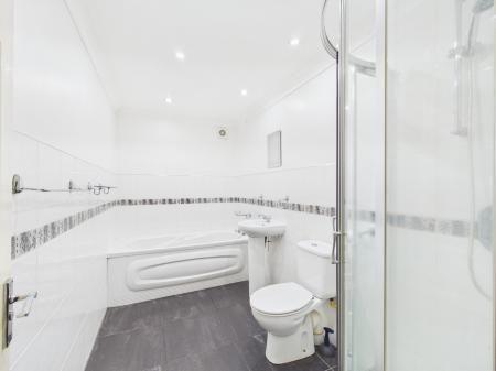 3 bedroom Terraced House to let in Victoria Road, Earby, BB18