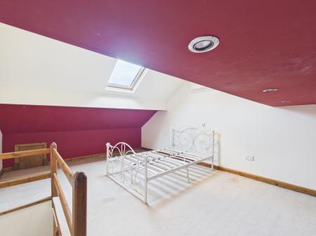 3 bedroom Terraced House to let in Victoria Road, Earby, BB18