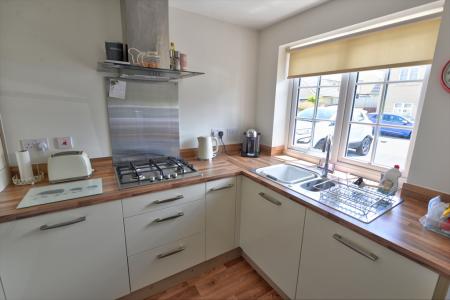 2 bedroom Town house to let in Hawthorne Road, Steeton, BD20