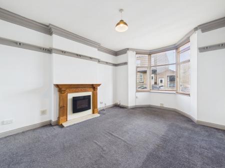 1 bedroom Flat to let in Main Street, Cross Hills, BD20