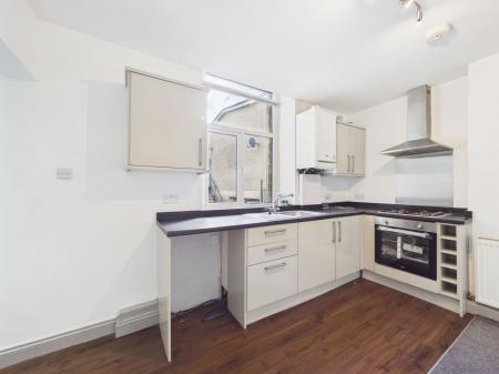1 bedroom Flat to let in Main Street, Cross Hills, BD20