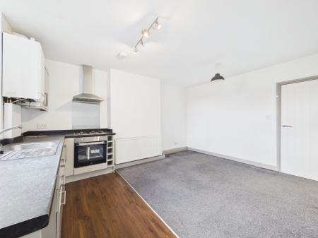 1 bedroom Flat to let in Main Street, Cross Hills, BD20