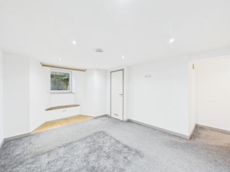 1 bedroom Flat to let in Main Street, Cross Hills, BD20