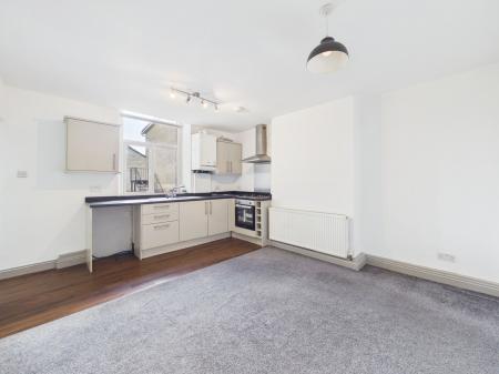 1 bedroom Flat to let in Main Street, Cross Hills, BD20