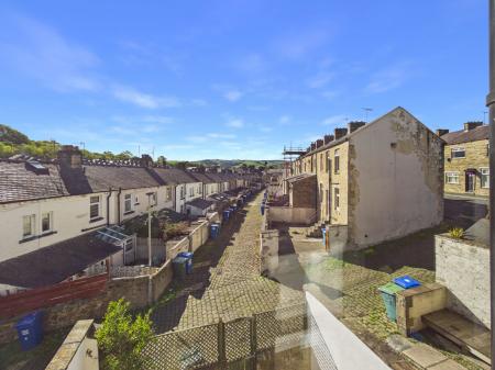 2 bedroom Terraced House to let in Castle Street, Skipton, BD23