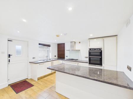 2 bedroom Terraced House to let in Upper Sackville Street, Skipton, BD23
