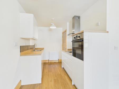 2 bedroom Flat to let in Church Street, Barnoldswick, BB18