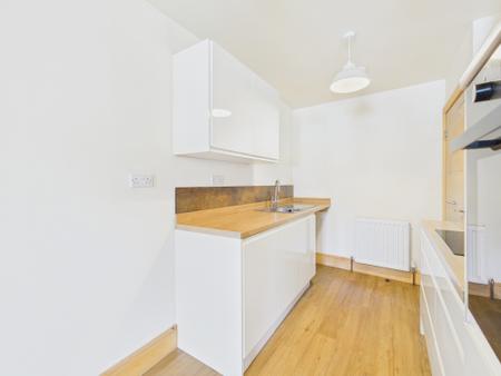 2 bedroom Flat to let in Church Street, Barnoldswick, BB18