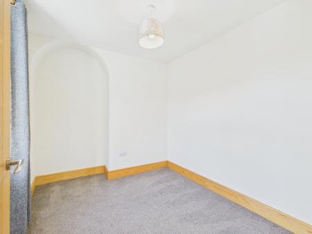 2 bedroom Flat to let in Church Street, Barnoldswick, BB18