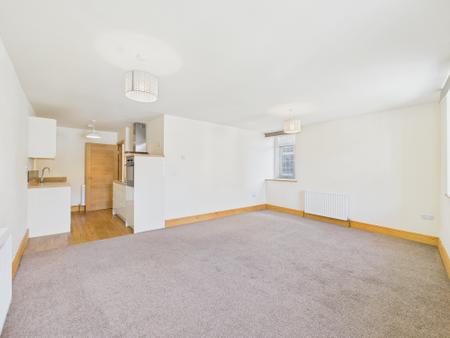 2 bedroom Flat to let in Church Street, Barnoldswick, BB18