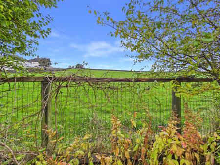 2 bedroom Terraced House to let in Bogthorn, Oakworth, BD22
