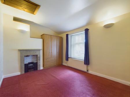 2 bedroom Terraced House to let in Thompson's Terrace, Carleton, BD23