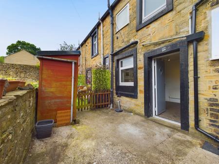 2 bedroom Terraced House to let in Thompson's Terrace, Carleton, BD23