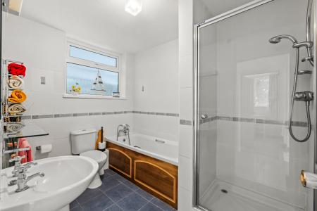 2 bedroom Flat for sale in Links Court, Langland, Swansea, SA3