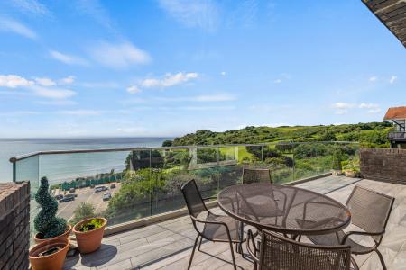 2 bedroom Flat for sale in Links Court, Langland, Swansea, SA3