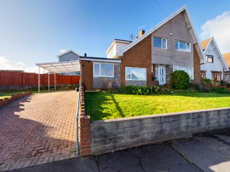 4 bedroom Detached house for sale in Alder Way, West Cross, Swansea, SA3