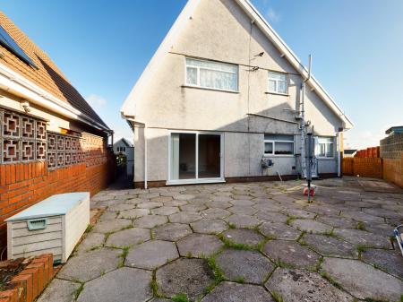 4 bedroom Detached house for sale in Alder Way, West Cross, Swansea, SA3