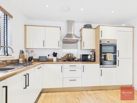 4 bedroom Detached house for sale in Beauchamp Walk, Gorseinon, Swansea, SA4