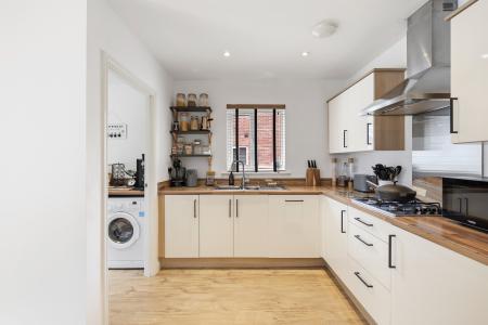 4 bedroom Detached house for sale in Beauchamp Walk, Gorseinon, Swansea, SA4