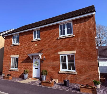 4 bedroom Detached house for sale in Beauchamp Walk, Gorseinon, Swansea, SA4