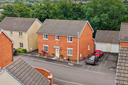 4 bedroom Detached house for sale in Beauchamp Walk, Gorseinon, Swansea, SA4