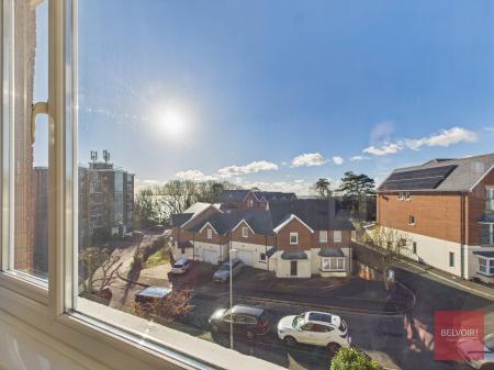 2 bedroom Flat for sale in Brynfield Court, Mumbles, Swansea, SA3