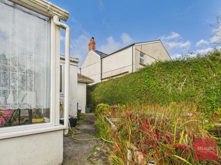 3 bedroom Detached bungalow for sale in Chapel Road, Three Crosses, Swansea, SA4
