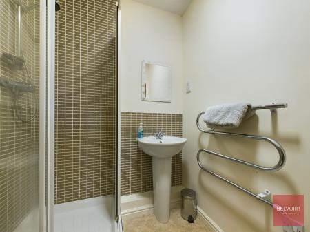 2 bedroom Flat for sale in Clayton Drive, Pontarddulais, Swansea, SA4